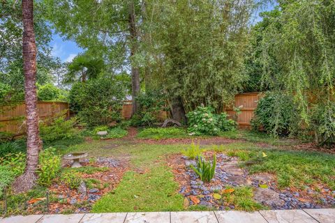 Tiny photo for 334 Hunters Crossing, Tallahassee, FL 32312 (MLS # 400193)