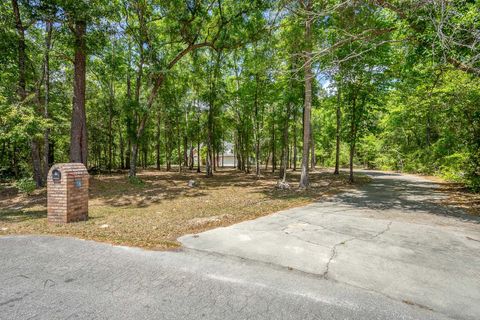 Tiny photo for 56 Reservation Court, Crawfordville, FL 32327 (MLS # 399404)