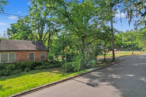 Tiny photo for 826 MARTIN Street, Tallahassee, FL 32303 (MLS # 400366)