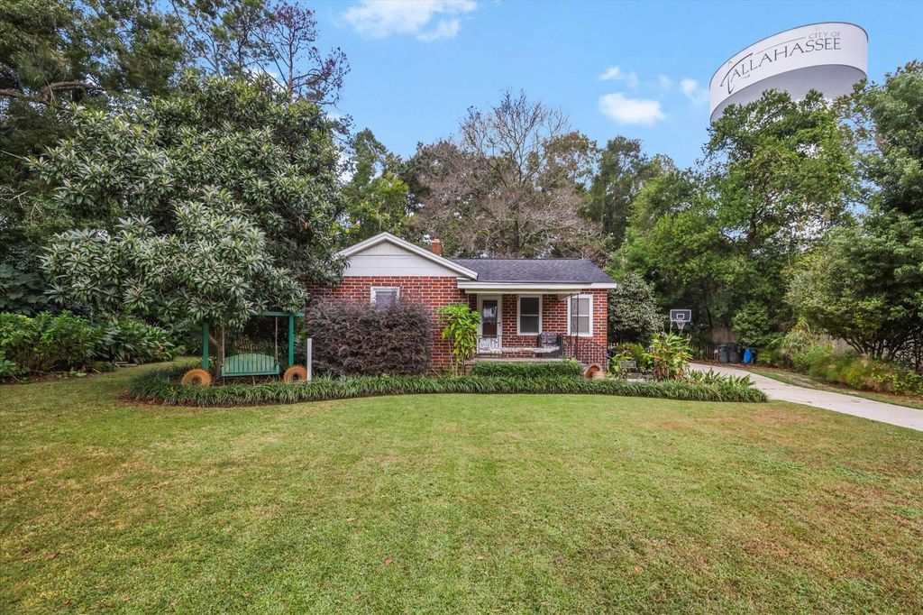 Photo of 1204 Victory Garden Drive, Tallahassee, FL 32301 (MLS # 391977)