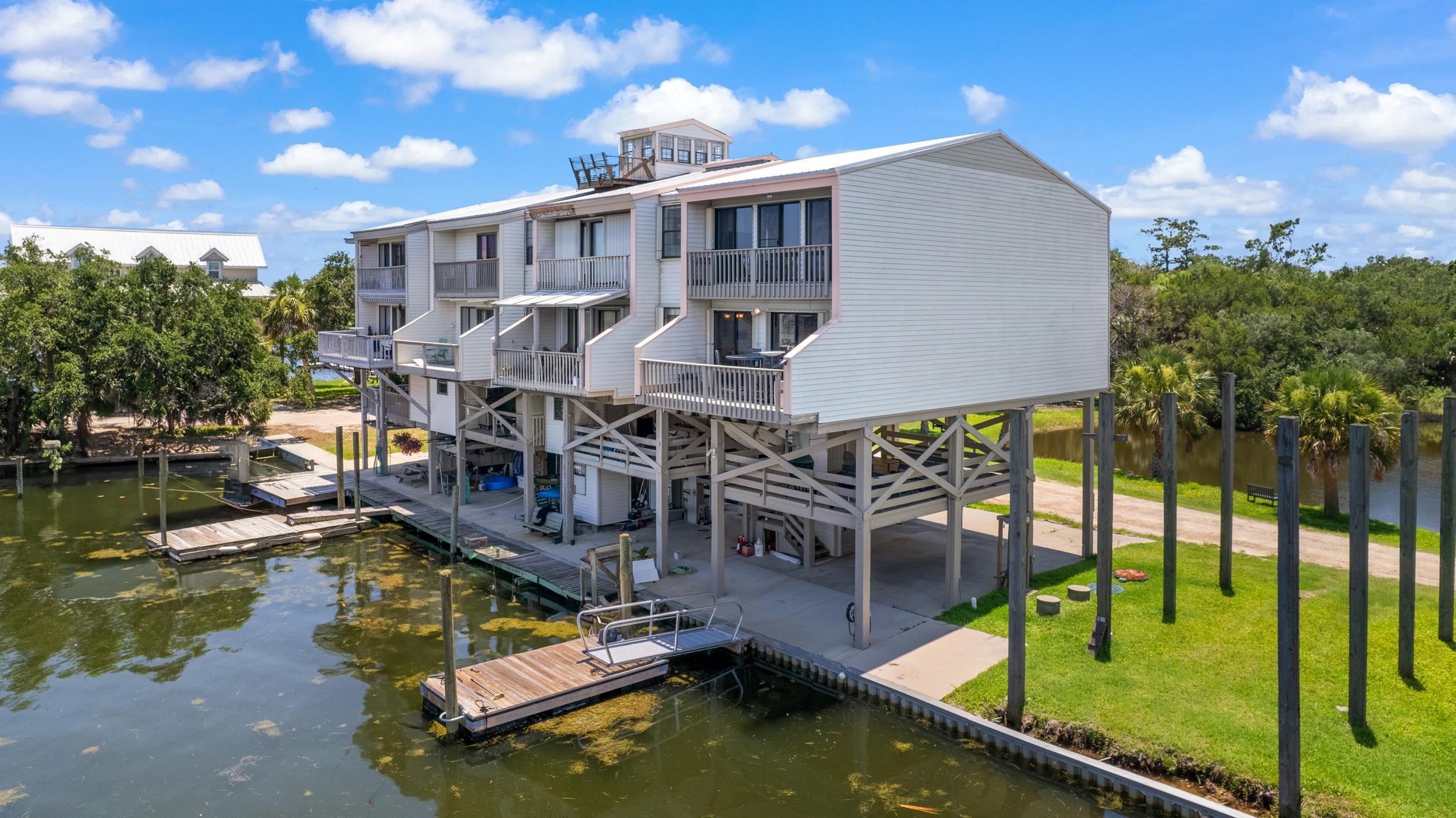 22 Lighthouse Point