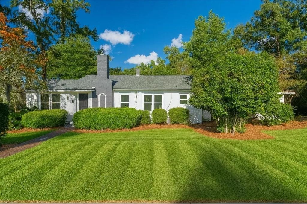 Photo of 400 Talaflo Street St, Tallahassee, FL 32308 (MLS # 392541)