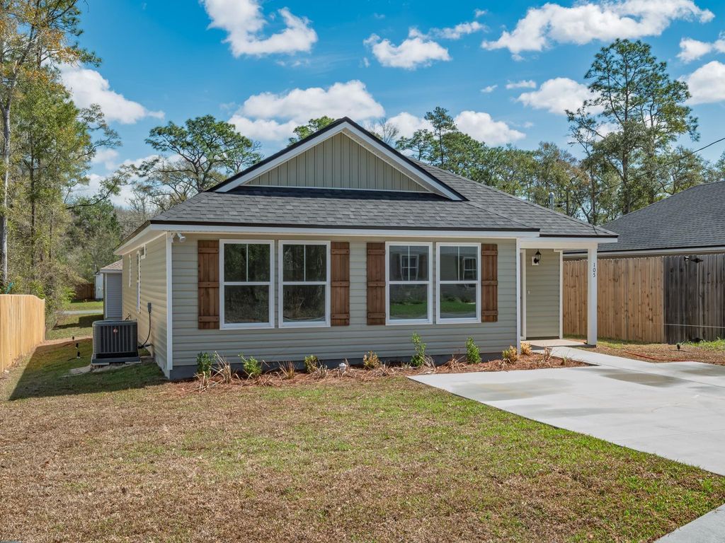 Photo of 105 Melody Lane, Crawfordville, FL 32327 (MLS # 400226)