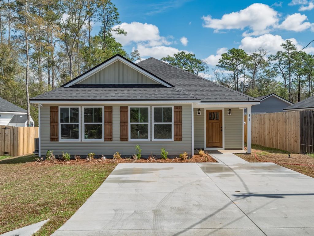 Photo of 105 Melody Lane, Crawfordville, FL 32327 (MLS # 400226)