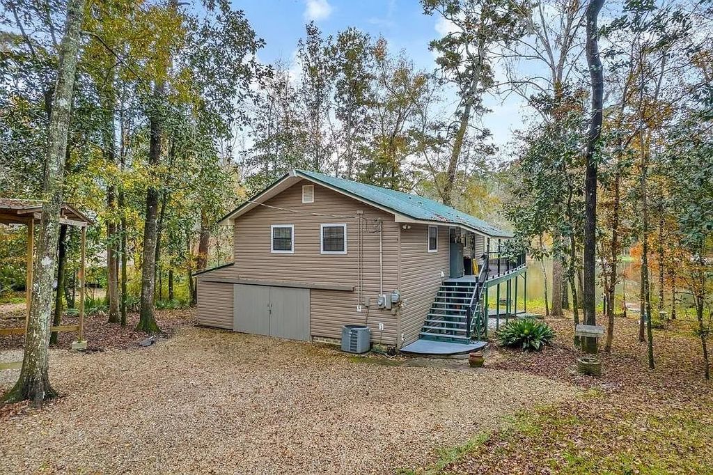 Photo of 2171 Tallavana Trail, Havana, FL 32333 (MLS # 401489)