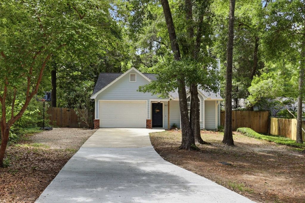 Photo of 1628 Flint Ridge Lane, Tallahassee, FL 32312 (MLS # 399640)