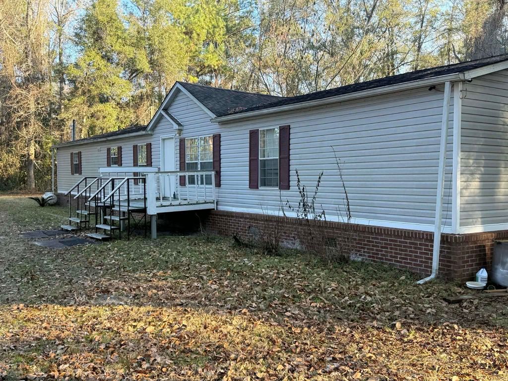 Photo of 81 Benny Rogers Road, Crawfordville, FL 32327 (MLS # 395244)