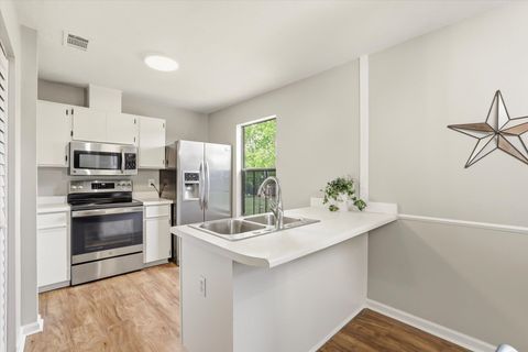 Tiny photo for 7231 Old Bainbridge Road, Tallahassee, FL 32303 (MLS # 399074)