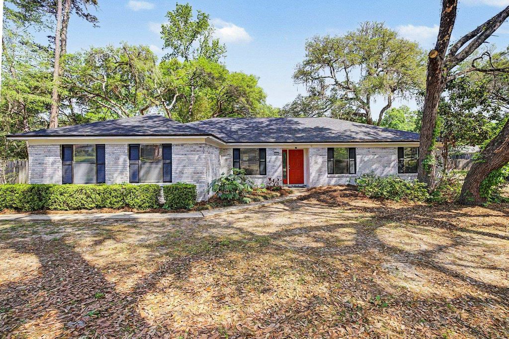 Photo of 2994 Foxcroft Drive, Tallahassee, FL 32309 (MLS # 397375)