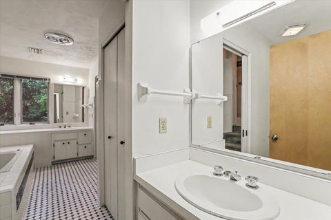Tiny photo for 3101 Livingston Road, Tallahassee, FL 32303 (MLS # 400539)