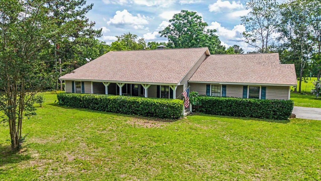 Photo of 3136 SALEM RD RD, Havana, FL 32333 (MLS # 400394)