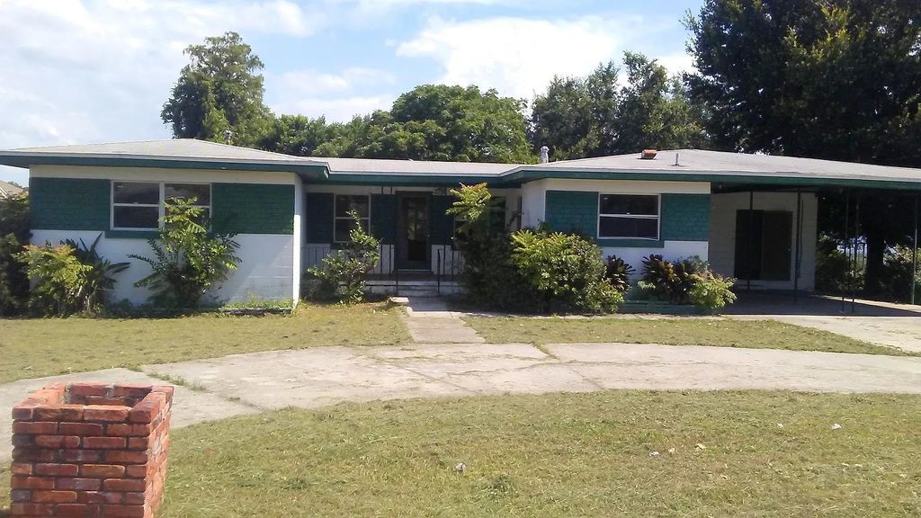 Photo of 550 Sears Ave NE Ave, Other Florida, FL 33881 (MLS # 394373)