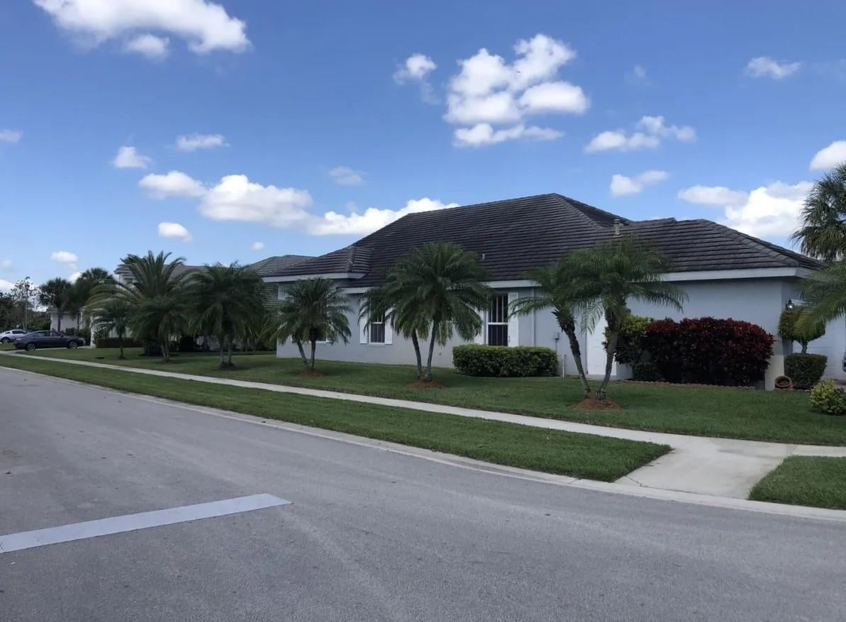 221 NW Pleasant Grove Way
