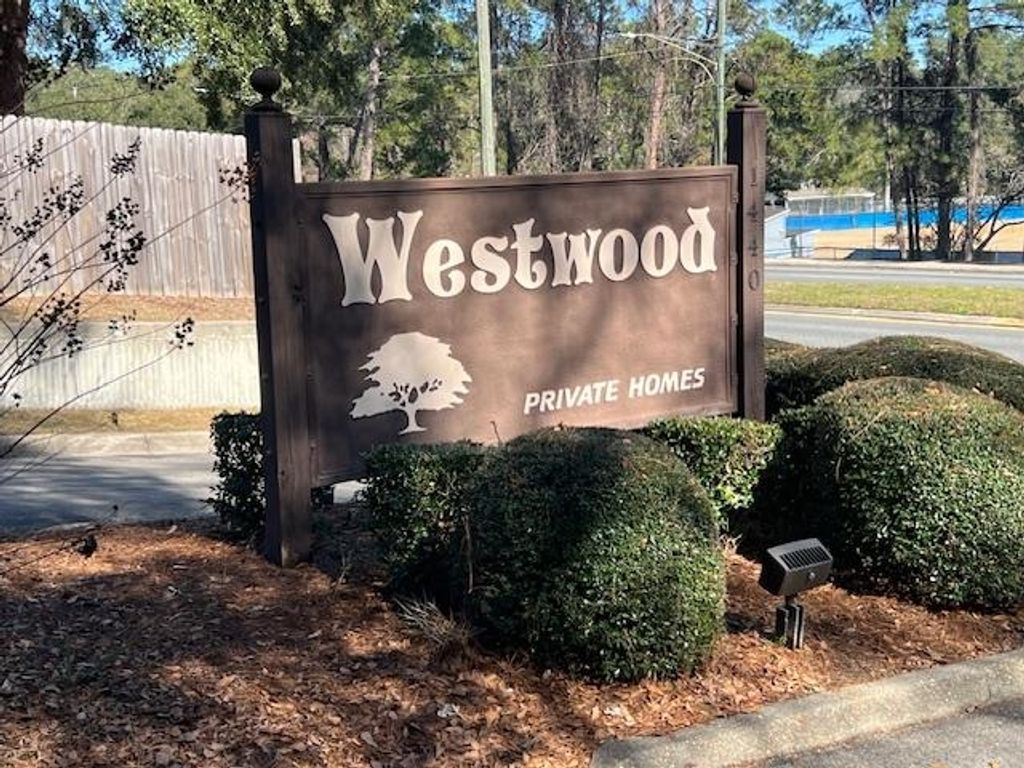Photo of 208 Westwood Drive, Tallahassee, FL 32304 (MLS # 395193)
