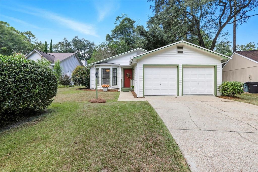 Photo of 2935 Bayshore Drive, Tallahassee, FL 32309 (MLS # 391967)