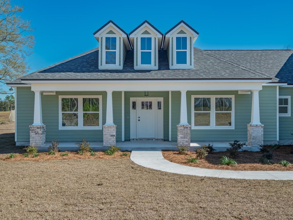 Photo of 95 Country Club Drive, Crawfordville, FL 32327 (MLS # 395035)