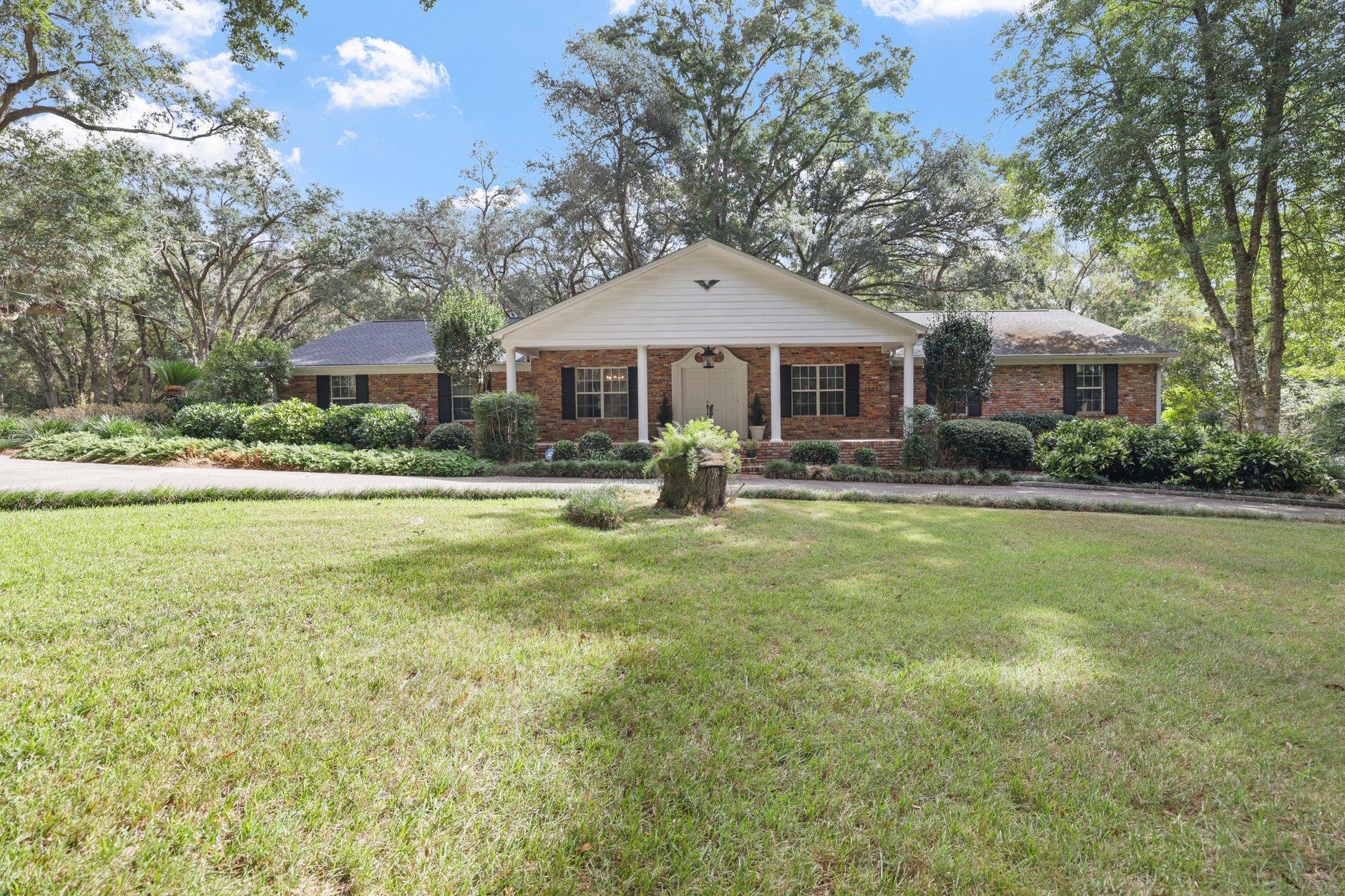 3411 Deer Lane Drive