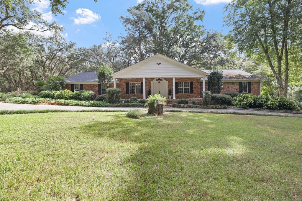 Photo of 3411 Deer Lane Drive, Tallahassee, FL 32312 (MLS # 392101)