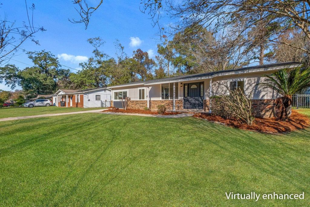 Photo of 2648 ONYX Trail, Tallahassee, FL 32303 (MLS # 394076)