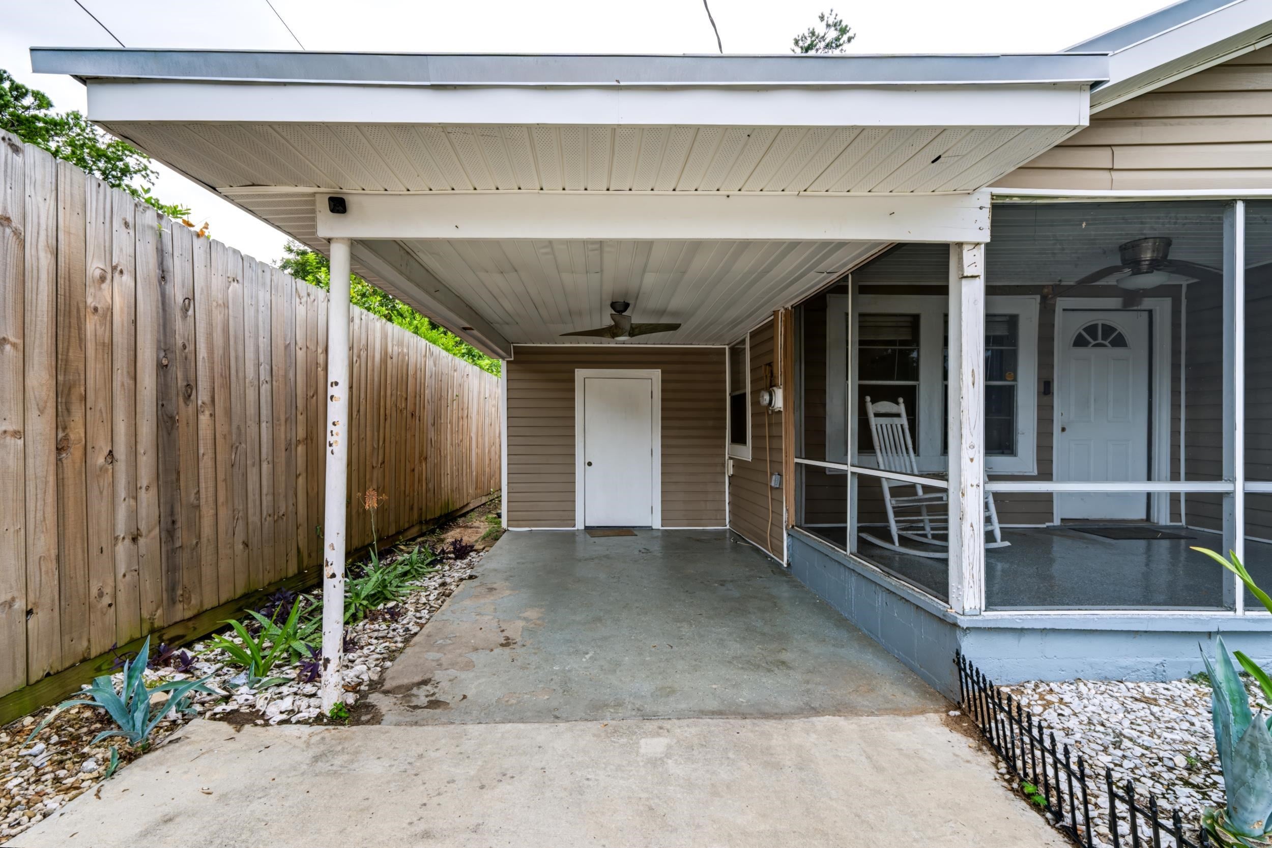1944 Keith Street