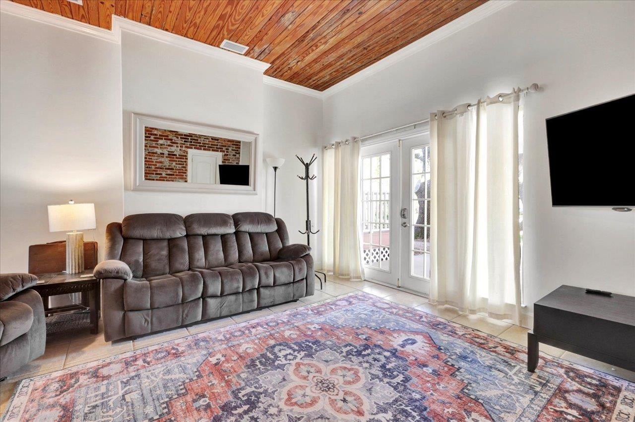 40 POMPANO Drive