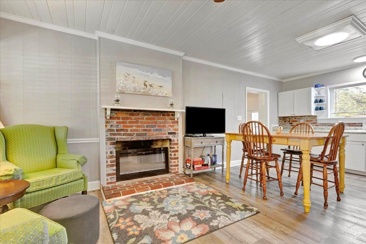 40 POMPANO Drive