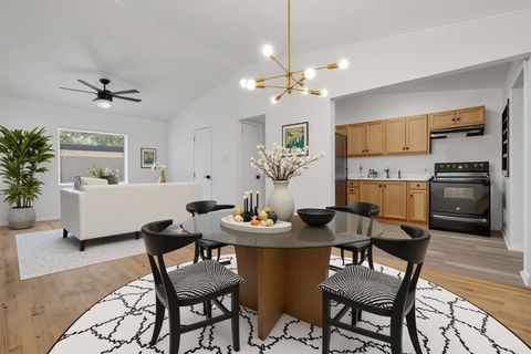 Tiny photo for 2052 Hillsborough Street, Tallahassee, FL 32310 (MLS # 391921)