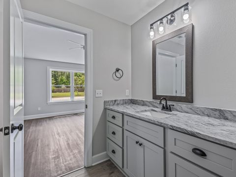 Tiny photo for 125 Eastgate Way, Crawfordville, FL 32327 (MLS # 399222)