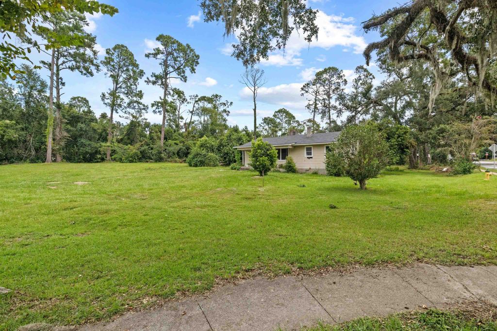 Photo of 105 Dixie Drive, Tallahassee, FL 32304 (MLS # 391690)