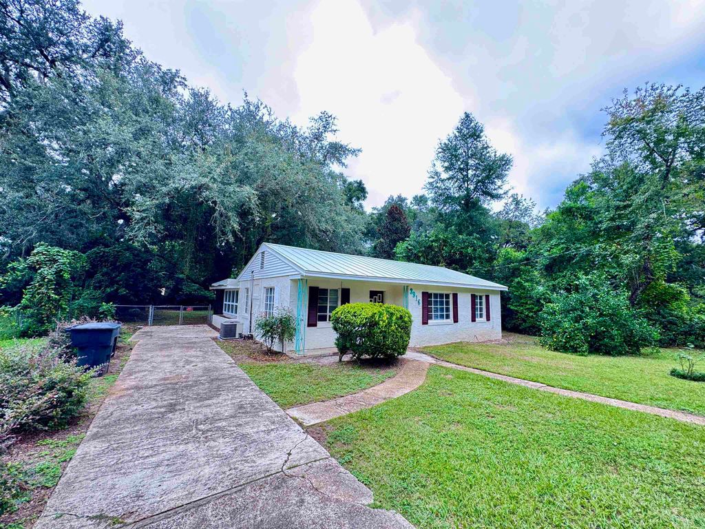 Photo of 3916 Cates Avenue, Tallahassee, FL 32310 (MLS # 391719)