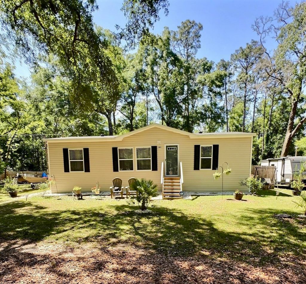 Photo of 1001 Backforest Lane, Tallahassee, FL 32305 (MLS # 399477)
