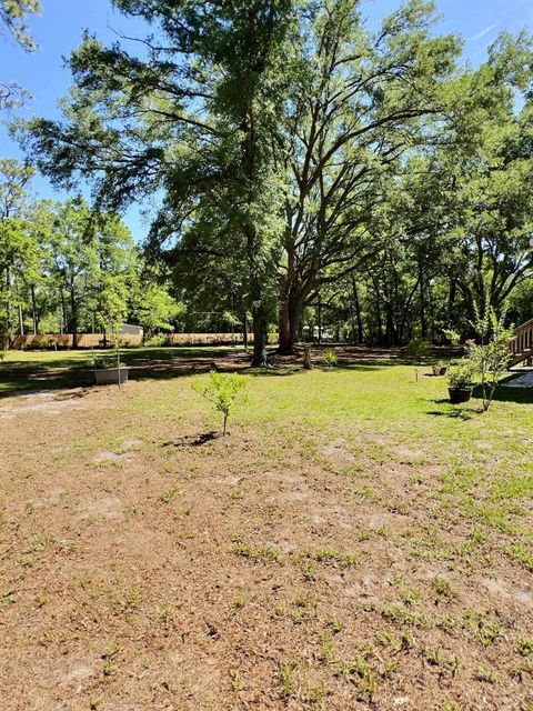Tiny photo for 1001 Backforest Lane, Tallahassee, FL 32305 (MLS # 399477)