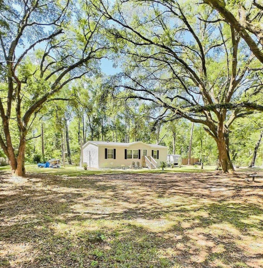 Photo of 1001 Backforest Lane, Tallahassee, FL 32305 (MLS # 399477)