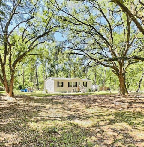 Photo of 1001 Backforest Lane, Tallahassee, FL 32305 (MLS # 399477)