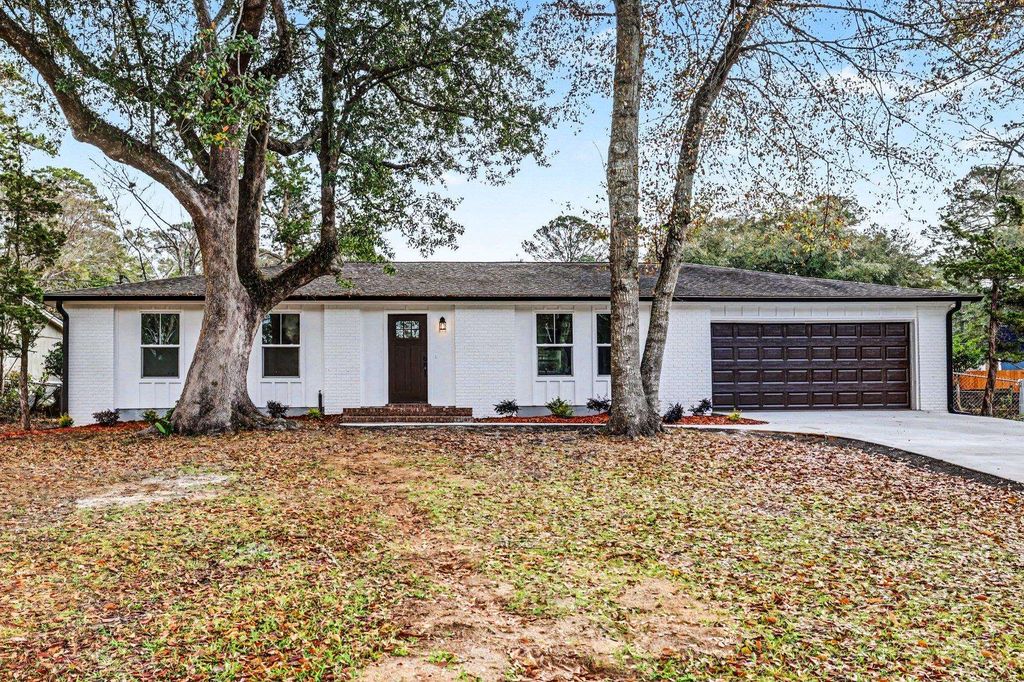 Photo of 1927 Lawson Road, Tallahassee, FL 32308 (MLS # 396359)