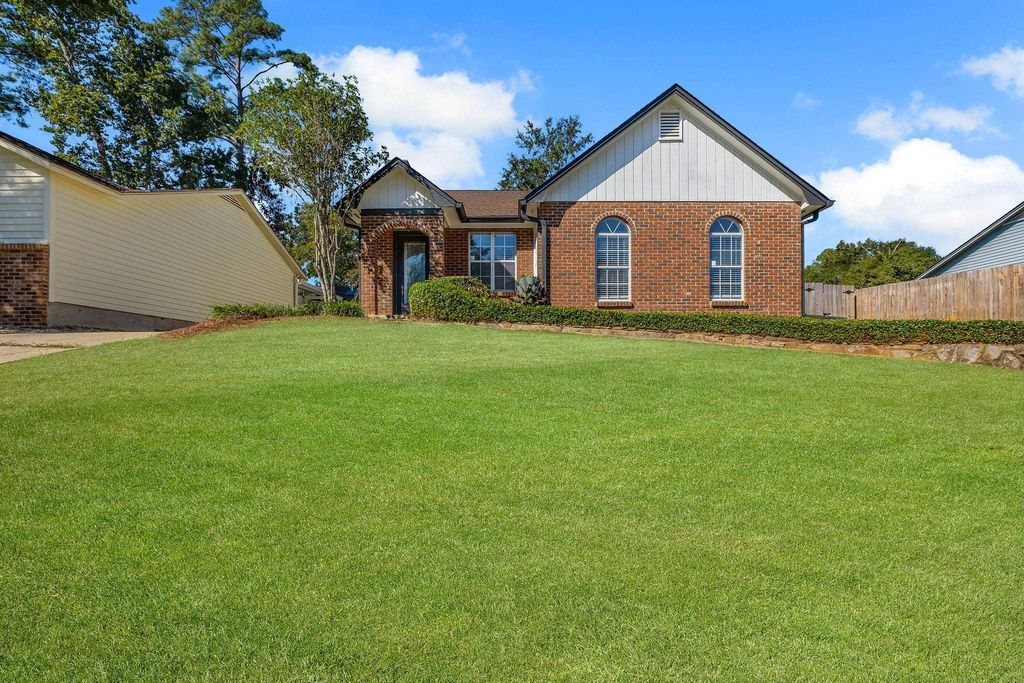 Photo of 1551 Spruce Wood Trail, Tallahassee, FL 32311 (MLS # 392140)
