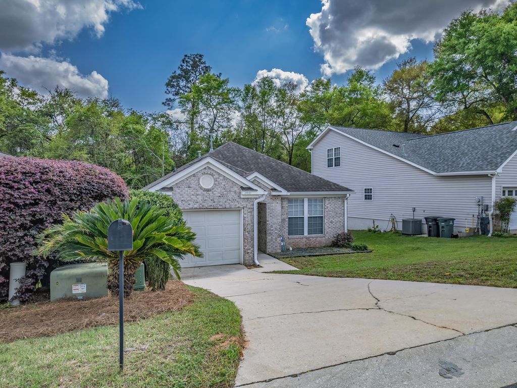 Photo of 2833 Alexis Lane, Tallahassee, FL 32308 (MLS # 398870)
