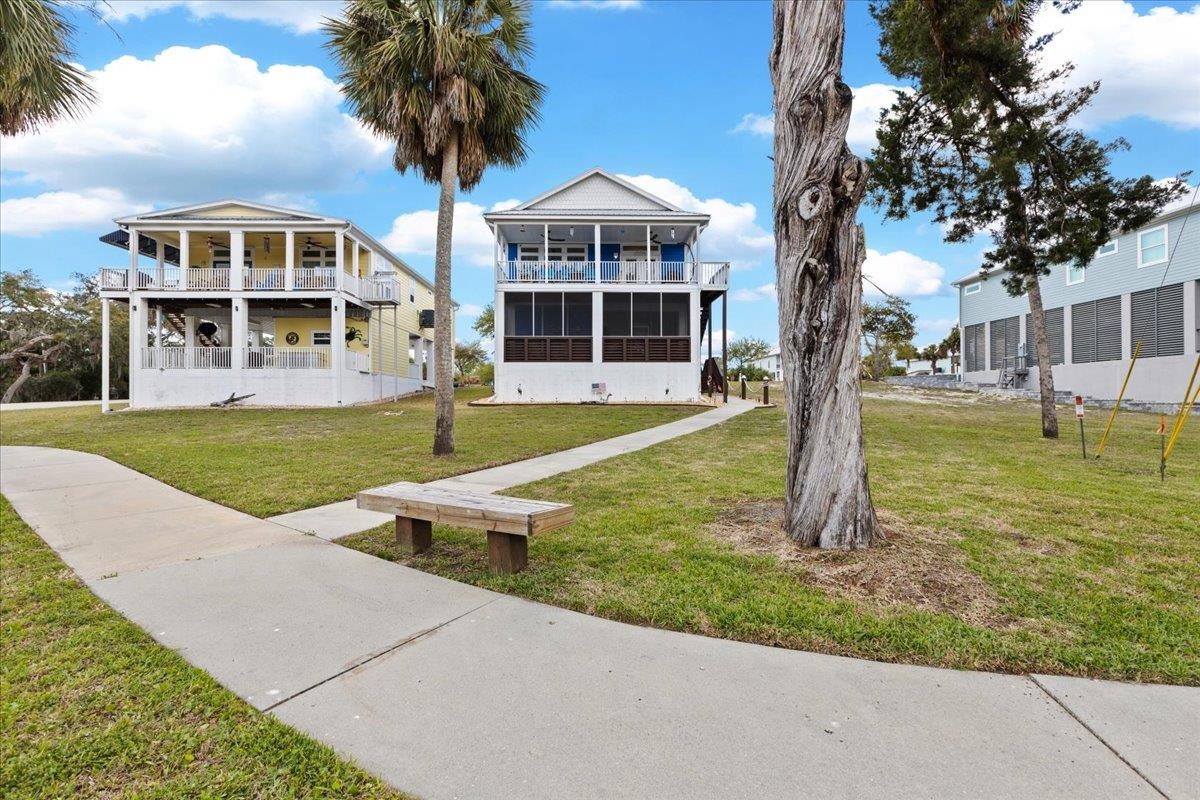 1226 NE Rivers Bend Way