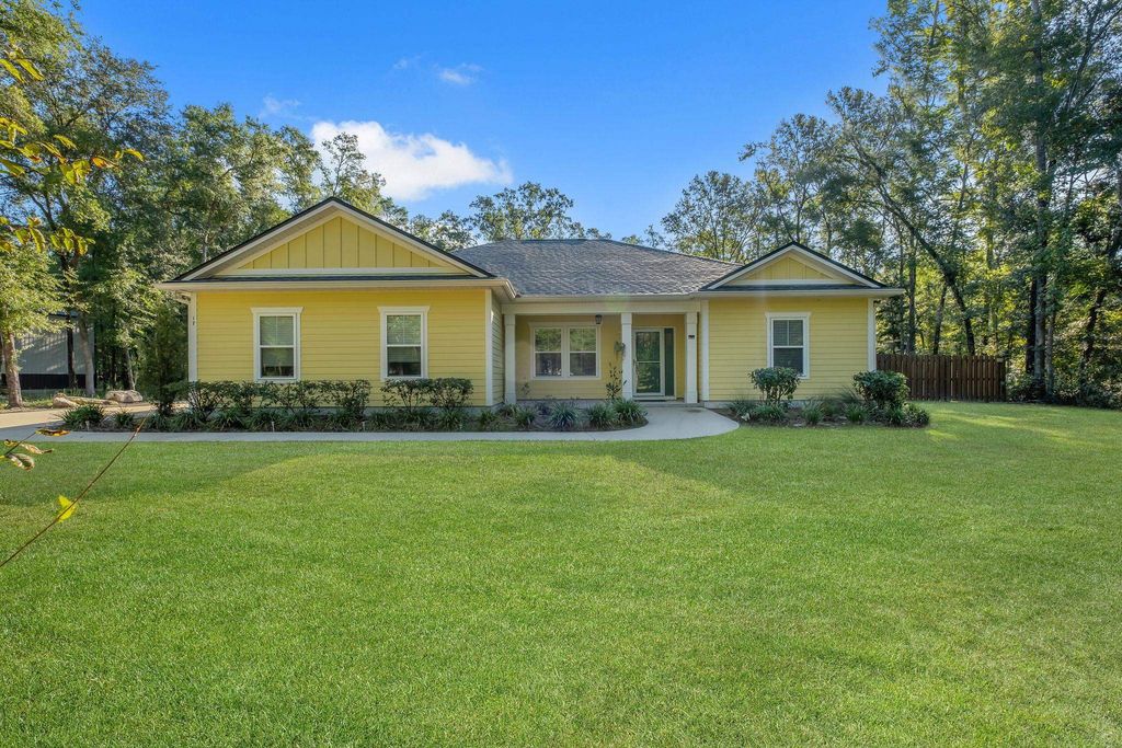 Photo of 17 Apalachee Way, Crawfordville, FL 32327 (MLS # 391781)