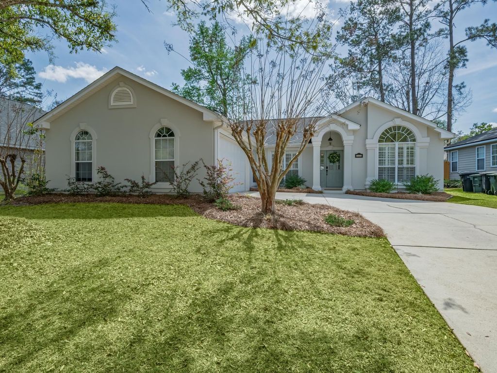 Photo of 1373 Old Village Road, Tallahassee, FL 32312 (MLS # 397227)