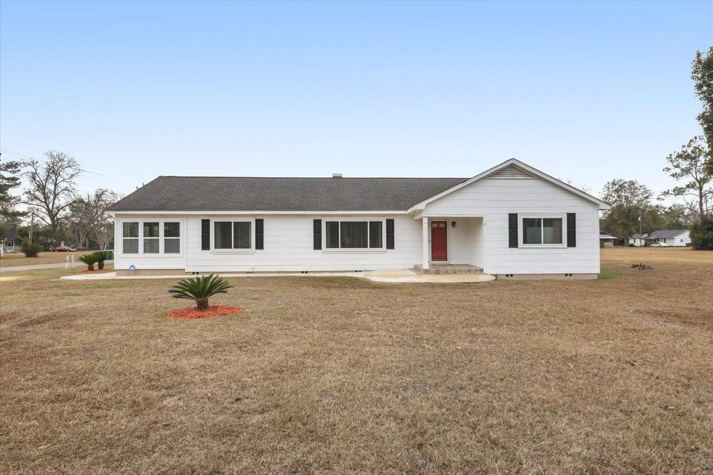 Photo of 397 JACKSON Street, Greensboro, FL 32330 (MLS # 393856)