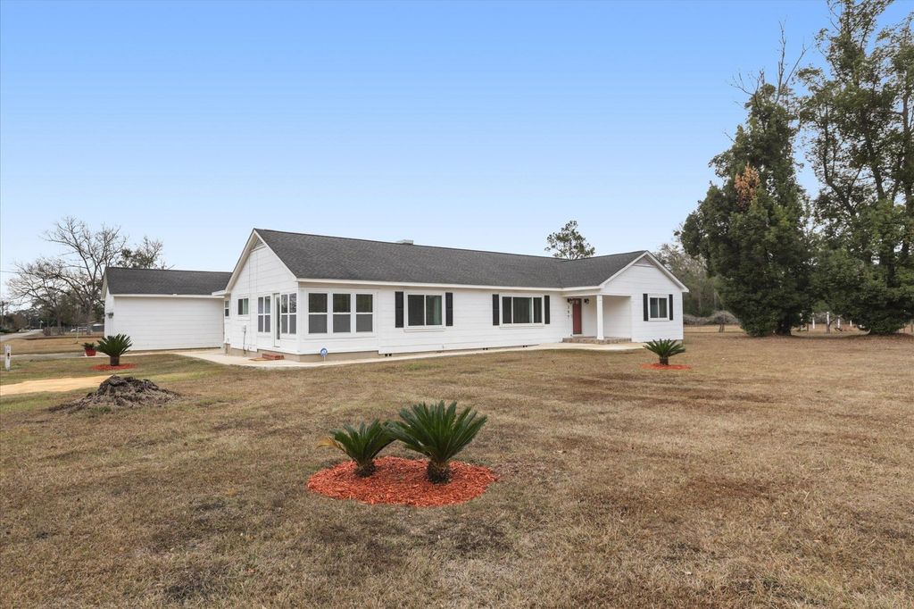 Photo of 397 JACKSON Street, Greensboro, FL 32330 (MLS # 393856)