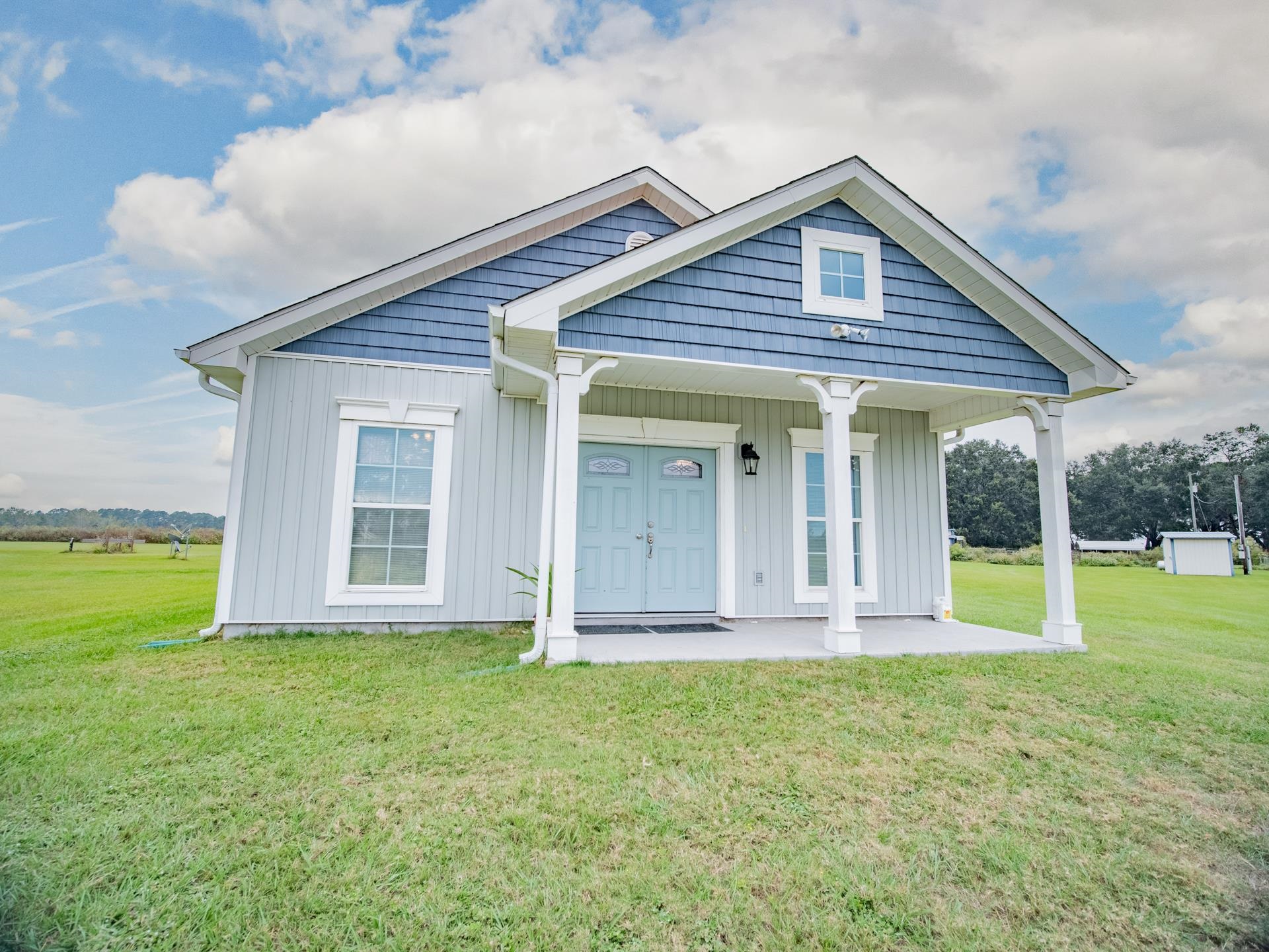 1048 NE Duval Pond Road