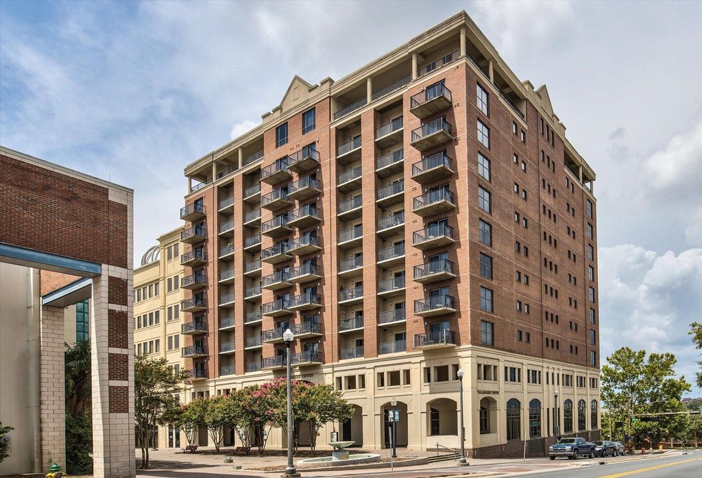 Photo of 215 W COLLEGE Avenue #606B, Tallahassee, FL 32301 (MLS # 397833)