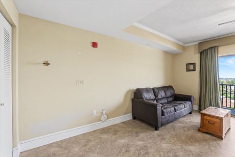Tiny photo for 215 W COLLEGE Avenue #606B, Tallahassee, FL 32301 (MLS # 397833)
