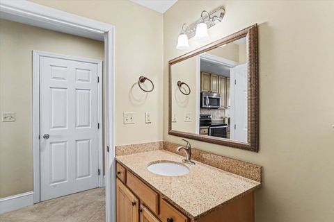 Tiny photo for 215 W COLLEGE Avenue #606B, Tallahassee, FL 32301 (MLS # 397833)