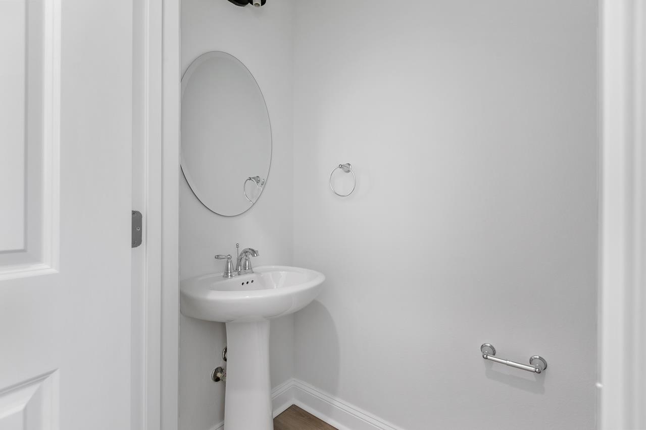 5672 Native Oak Drive