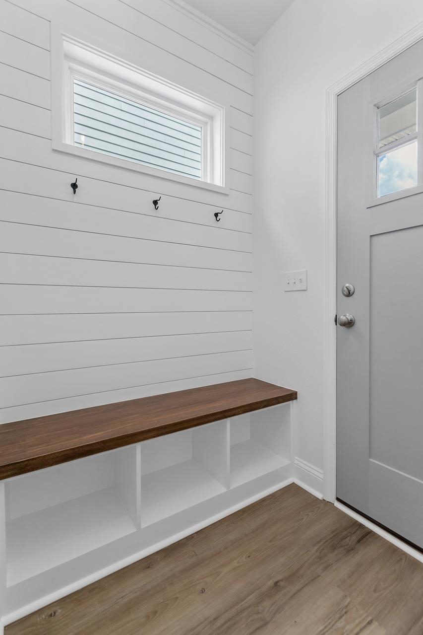 5672 Native Oak Drive