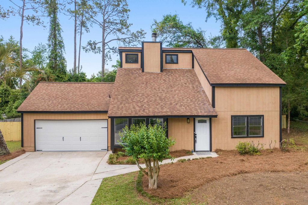 Photo of 2053 Ted Hines Drive, Tallahassee, FL 32308 (MLS # 388915)