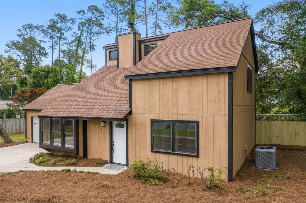 Photo of 2053 Ted Hines Drive, Tallahassee, FL 32308 (MLS # 388915)